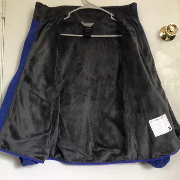 Girl’s North Face Fleece Jacket - Picture 2 of 2
